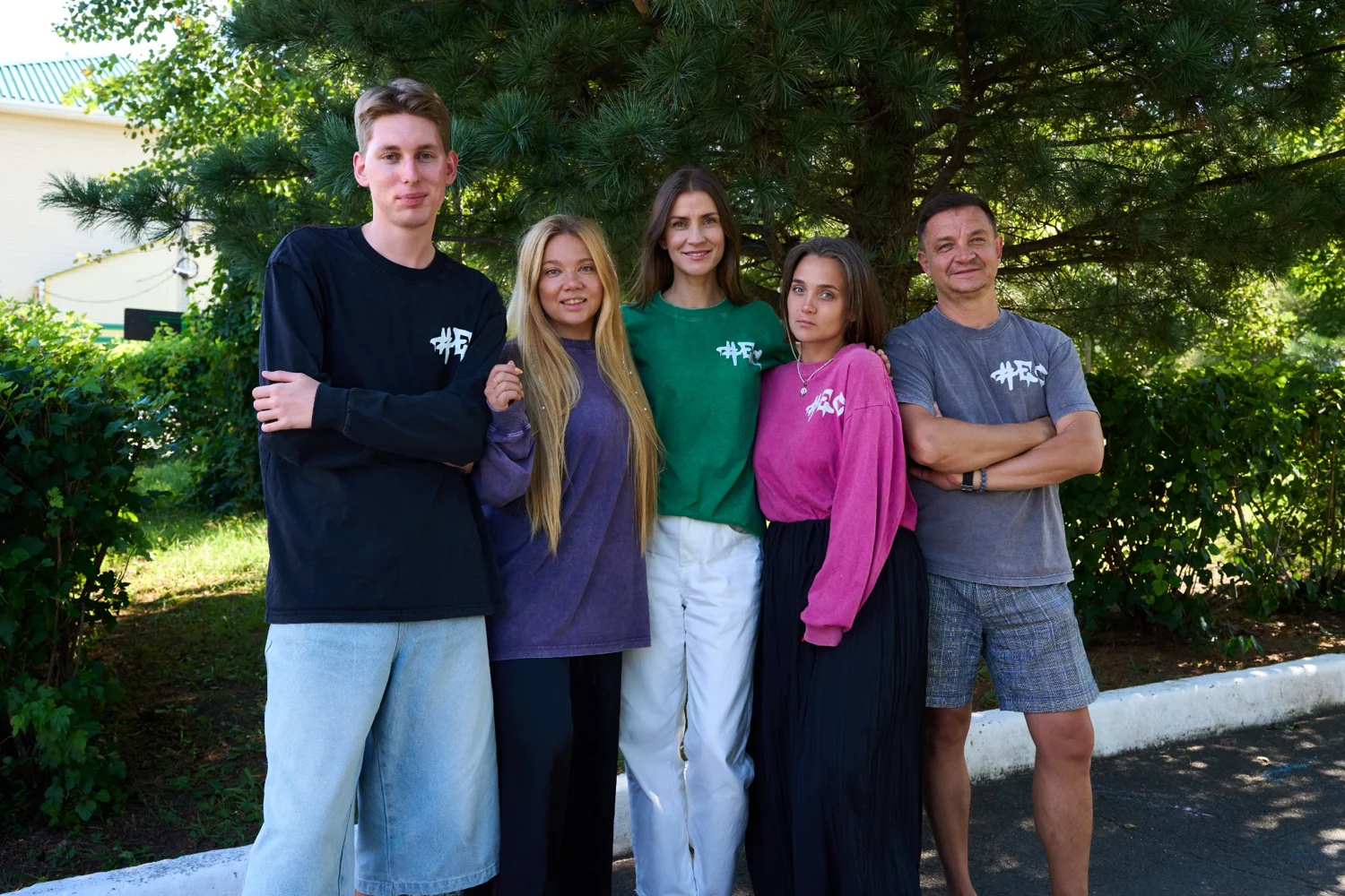 Команда English Camp на территории лагеря